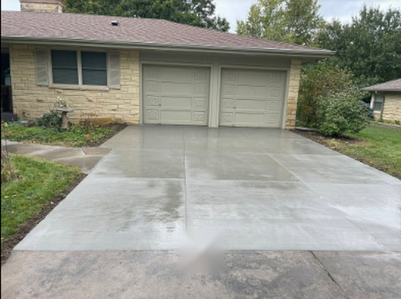 New concrete driveway installed by Twins Concrete in Lincoln, Nebraska